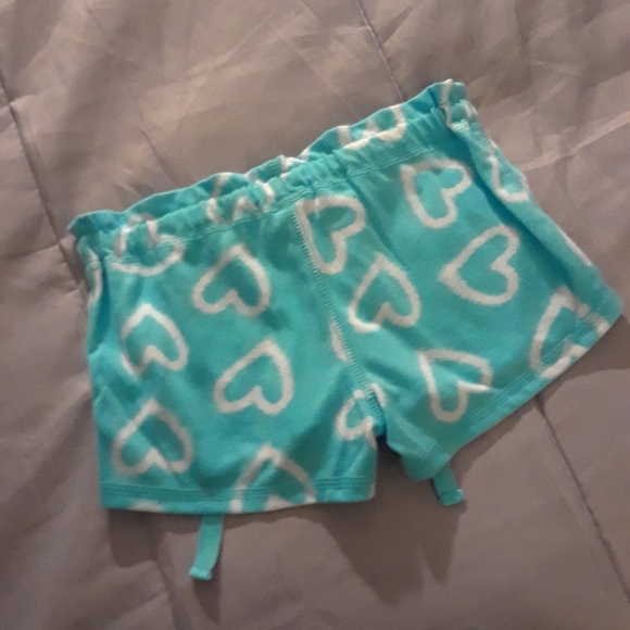 Size 6/7 girl heart stretchy waist shorts - Picture 3 of 8